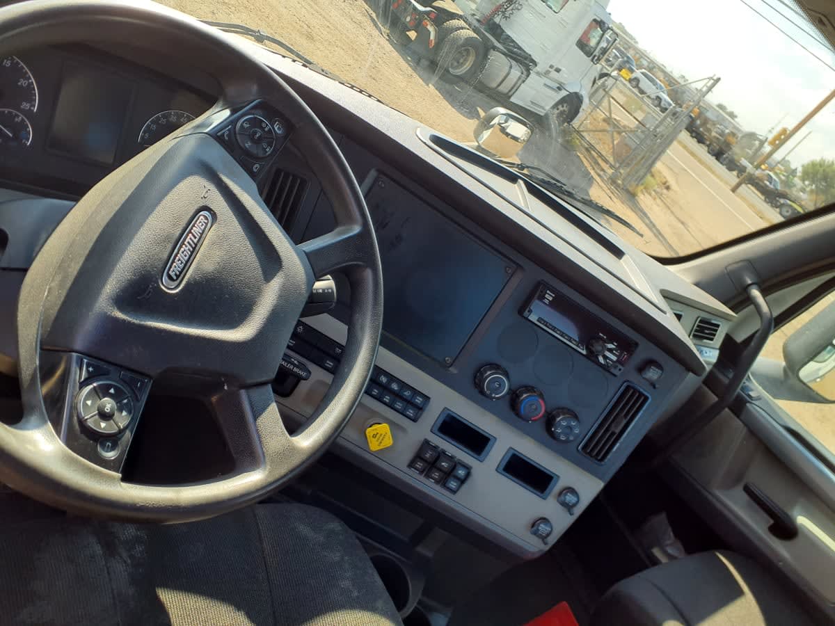 2019 Freightliner - image 7