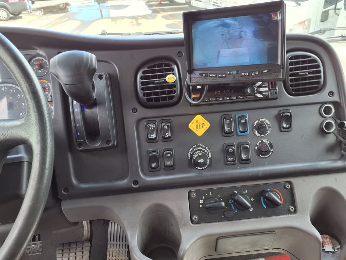 2019 Freightliner/Mercedes M2 106 877745