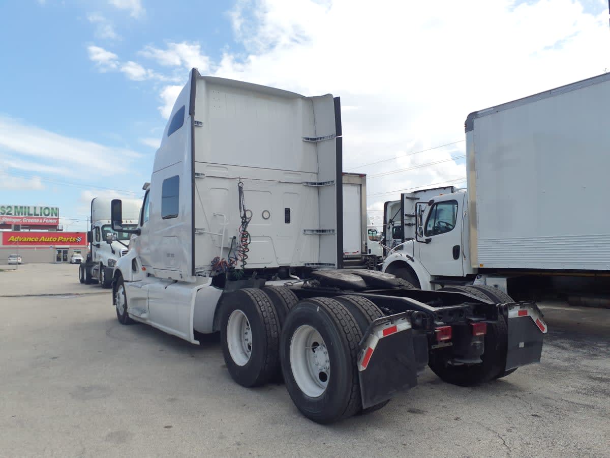 2019 International - image 6