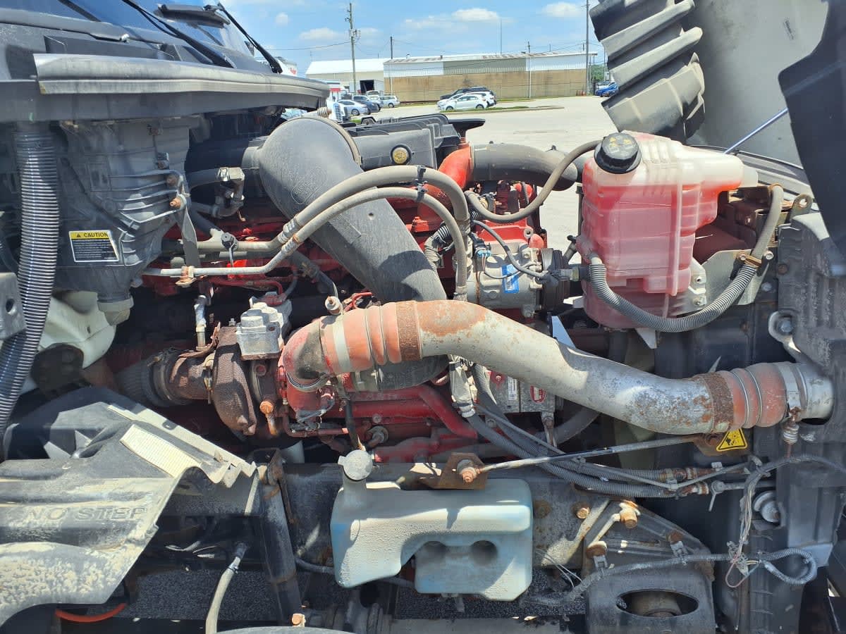 2019 Navistar International LT625 DAYCAB T/A 877796