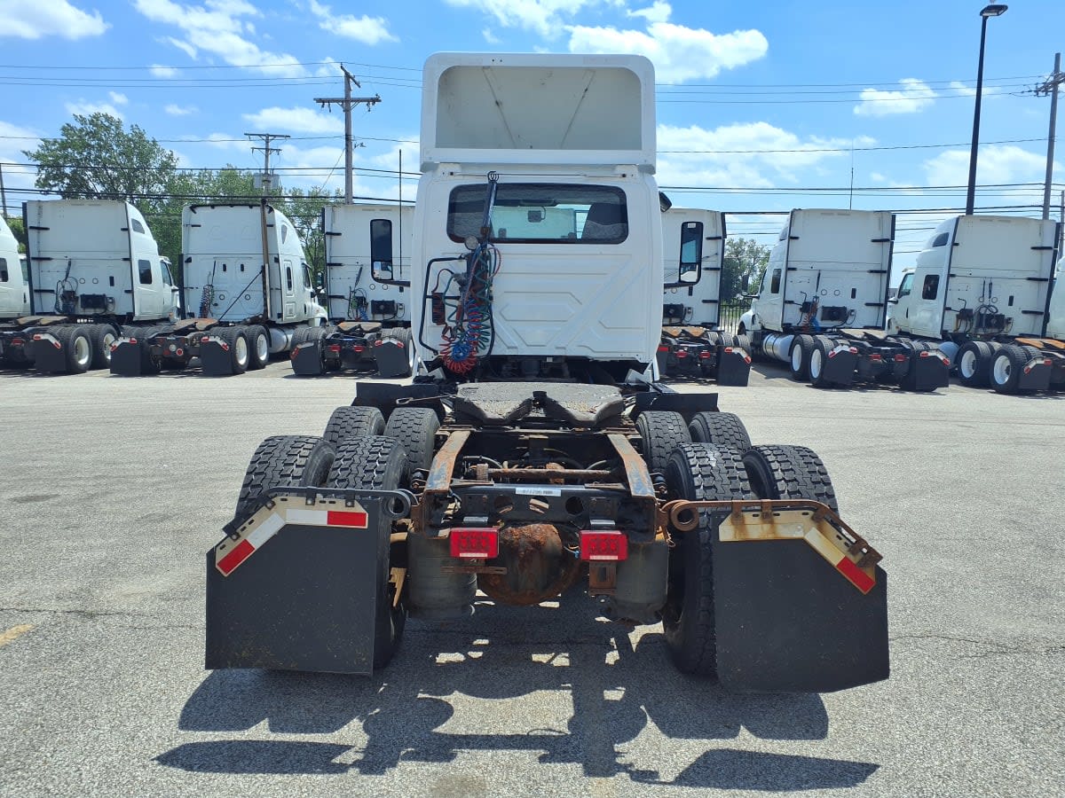 2019 Navistar International LT625 DAYCAB T/A 877796