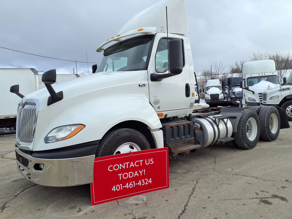 2019 Navistar International LT625 DAYCAB T/A 877799