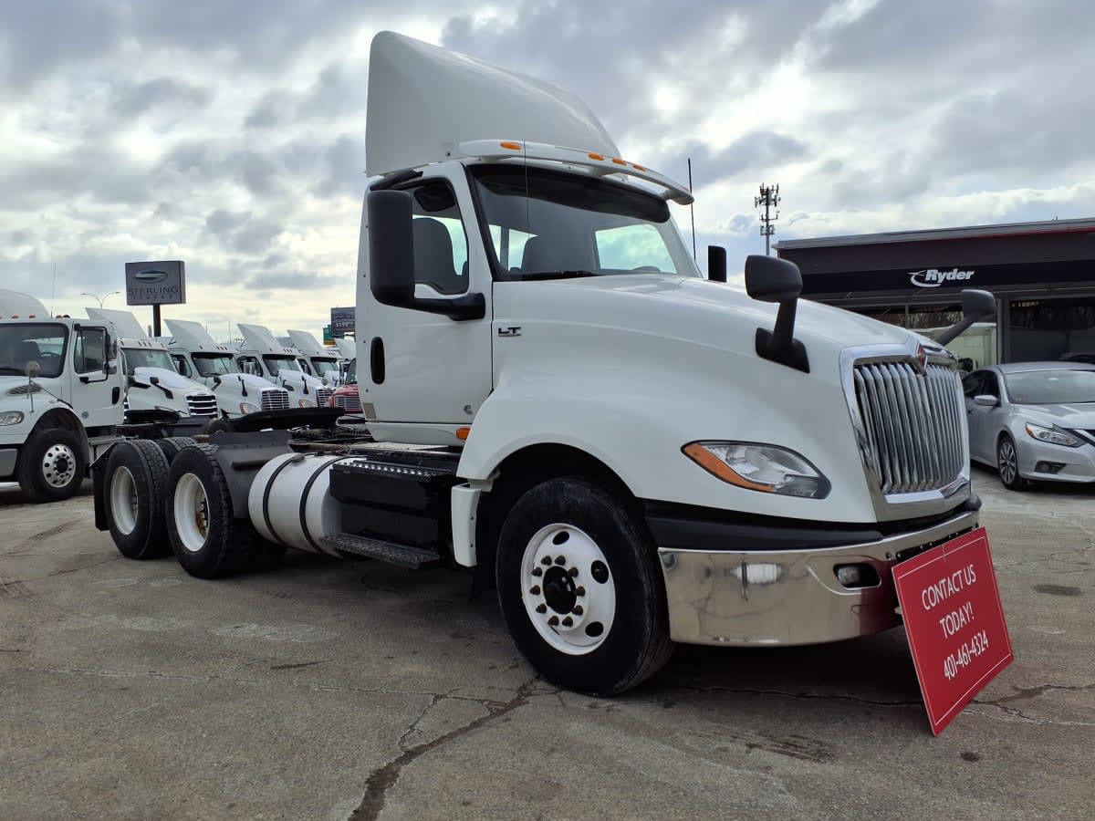 2019 Navistar International LT625 DAYCAB T/A 877799