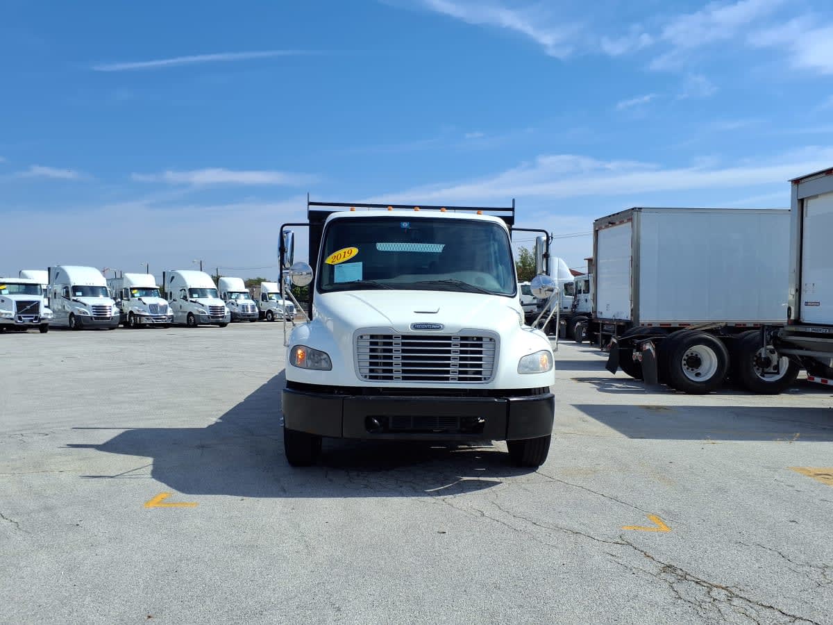 2019 Freightliner M2 106 in Fort Worth, TX — photo 2