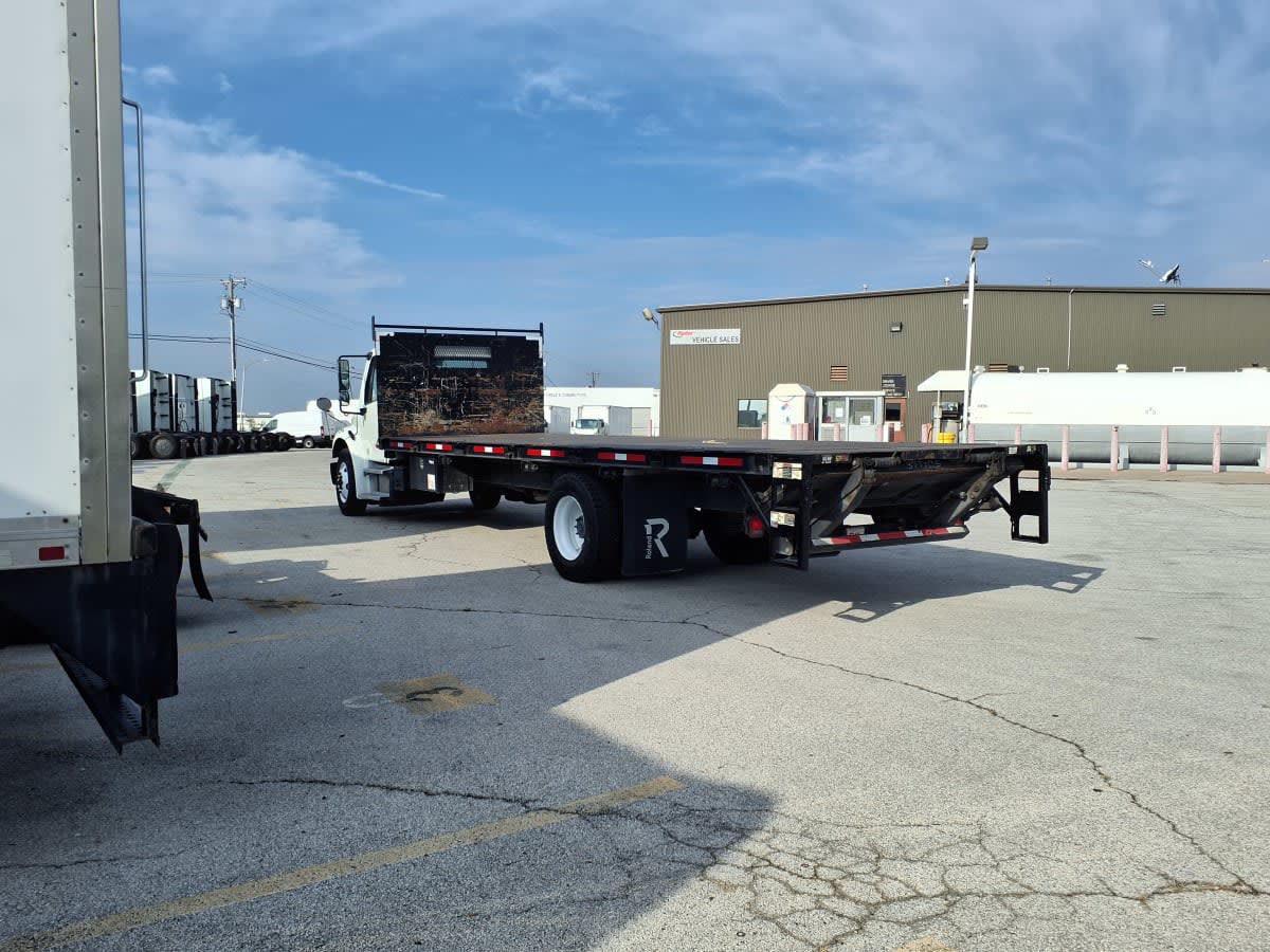 2019 Freightliner M2 106 in Fort Worth, TX — photo 6