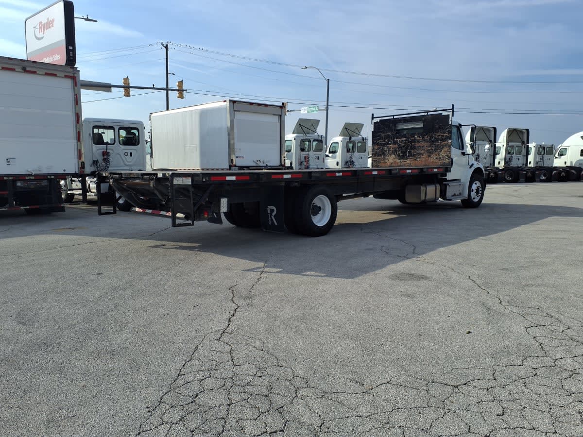 2019 Freightliner M2 106 in Fort Worth, TX — photo 4
