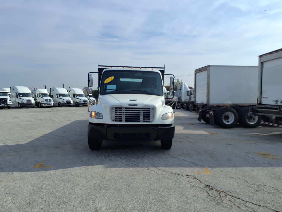 2019 Freightliner M2 106 in Fort Worth, TX — photo 2