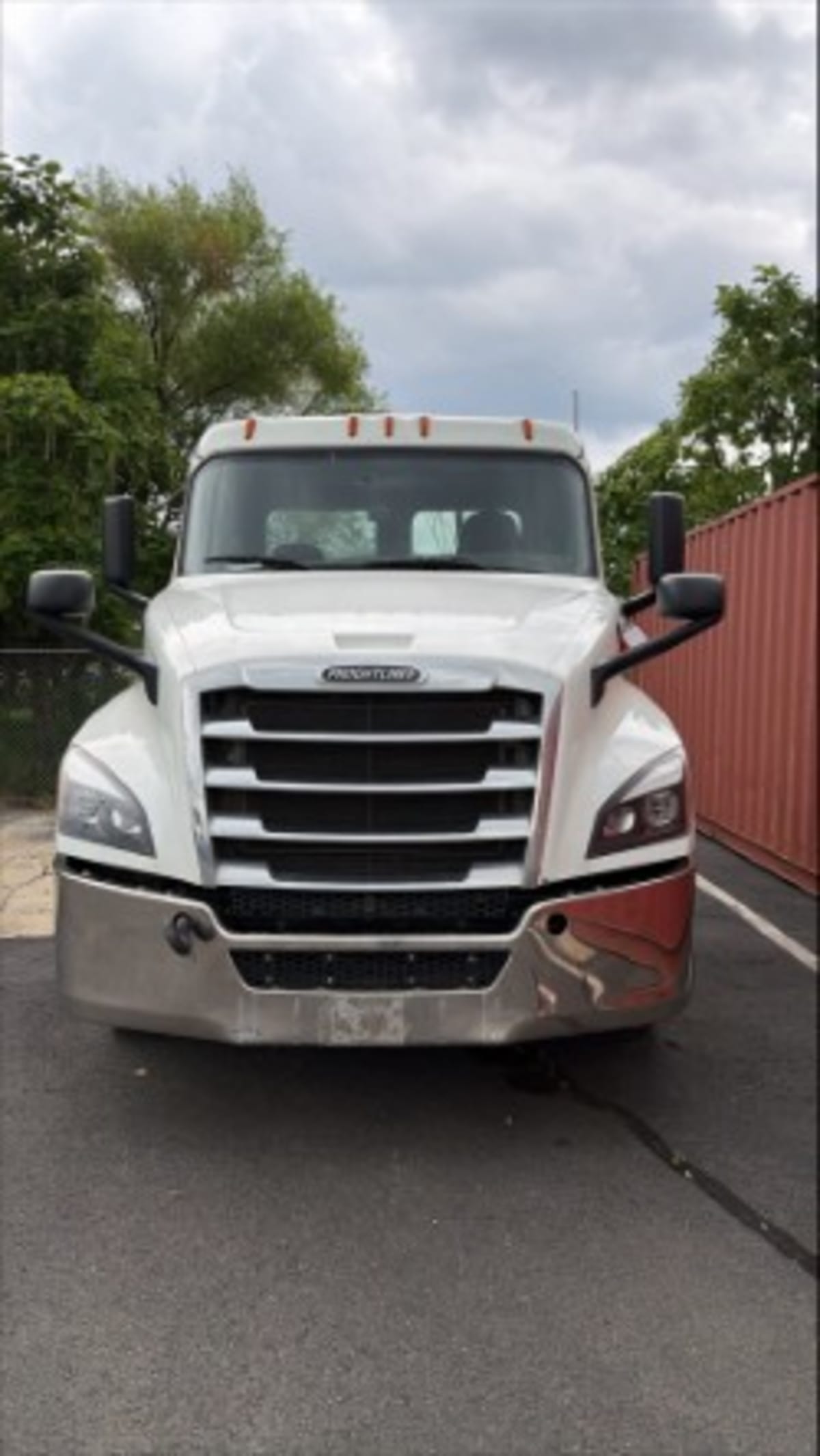 2019 Freightliner Cascadia in Bensalem, PA — photo 2
