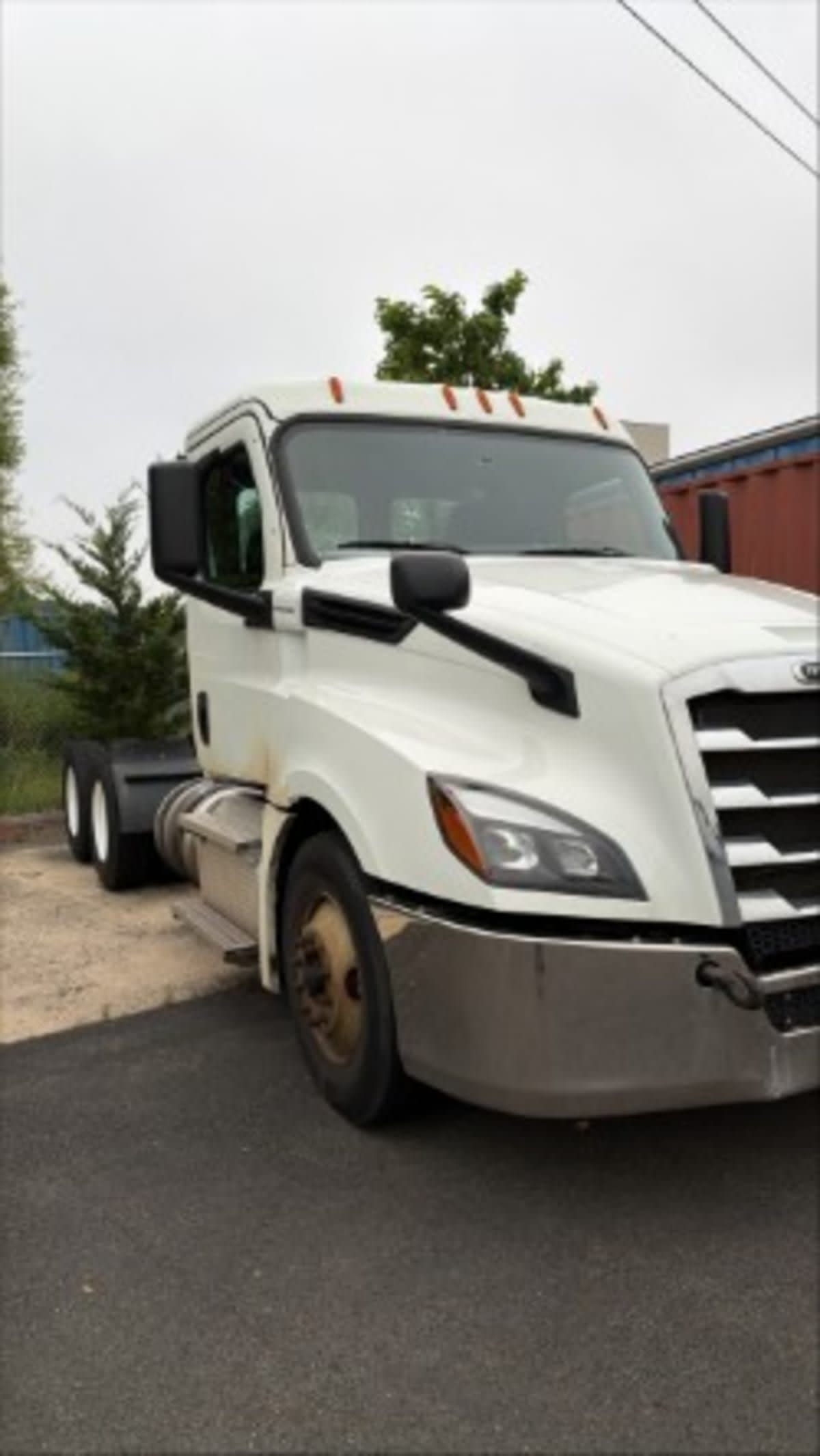 2019 Freightliner Cascadia in Bensalem, PA — photo 3