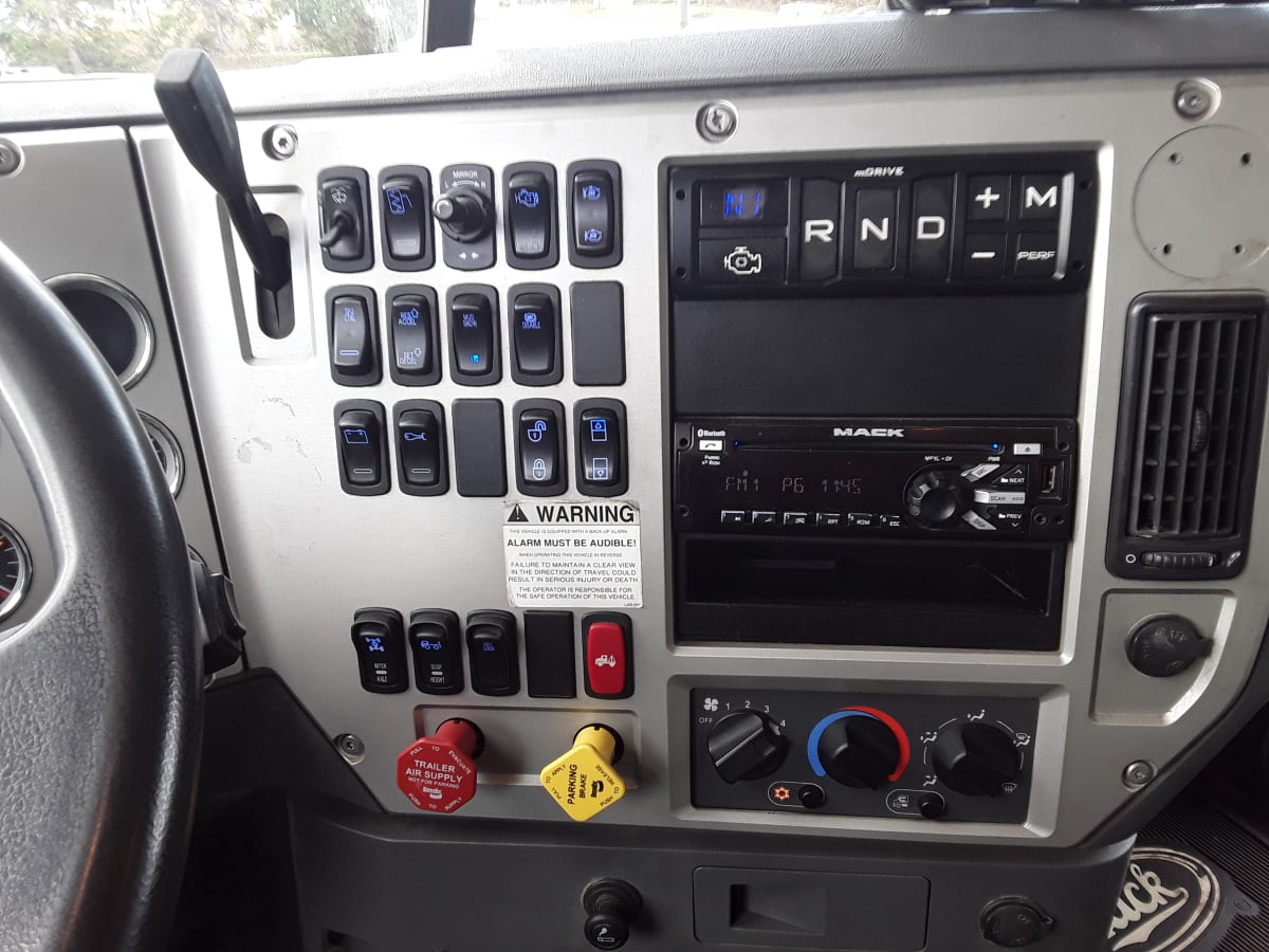 2018 Mack Trucks, Inc. GU813 877830