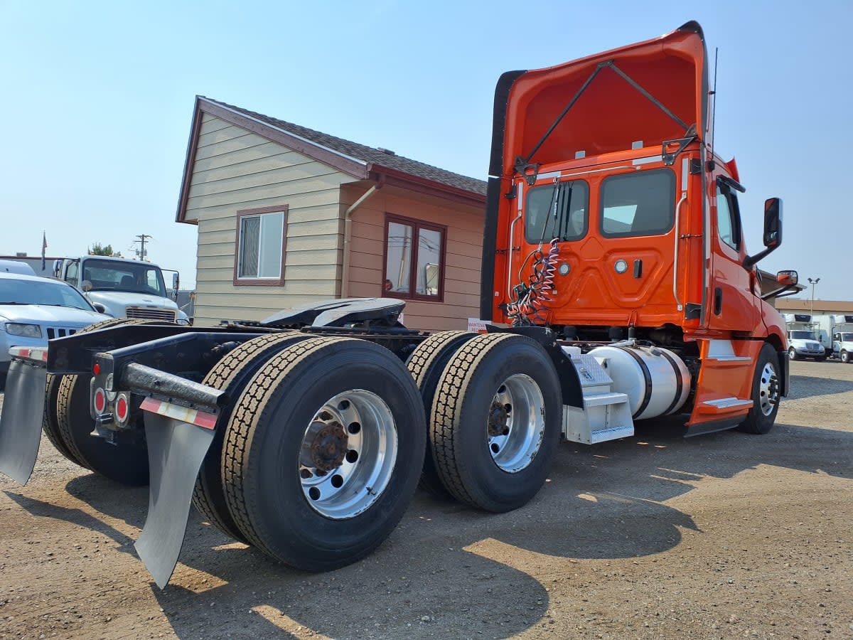 2019 Freightliner Cascadia in Commerce City, CO — photo 4