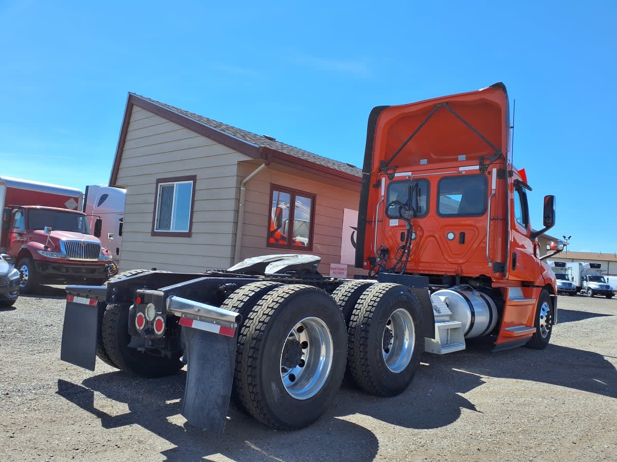 2019 Freightliner Cascadia in Commerce City, CO — photo 4