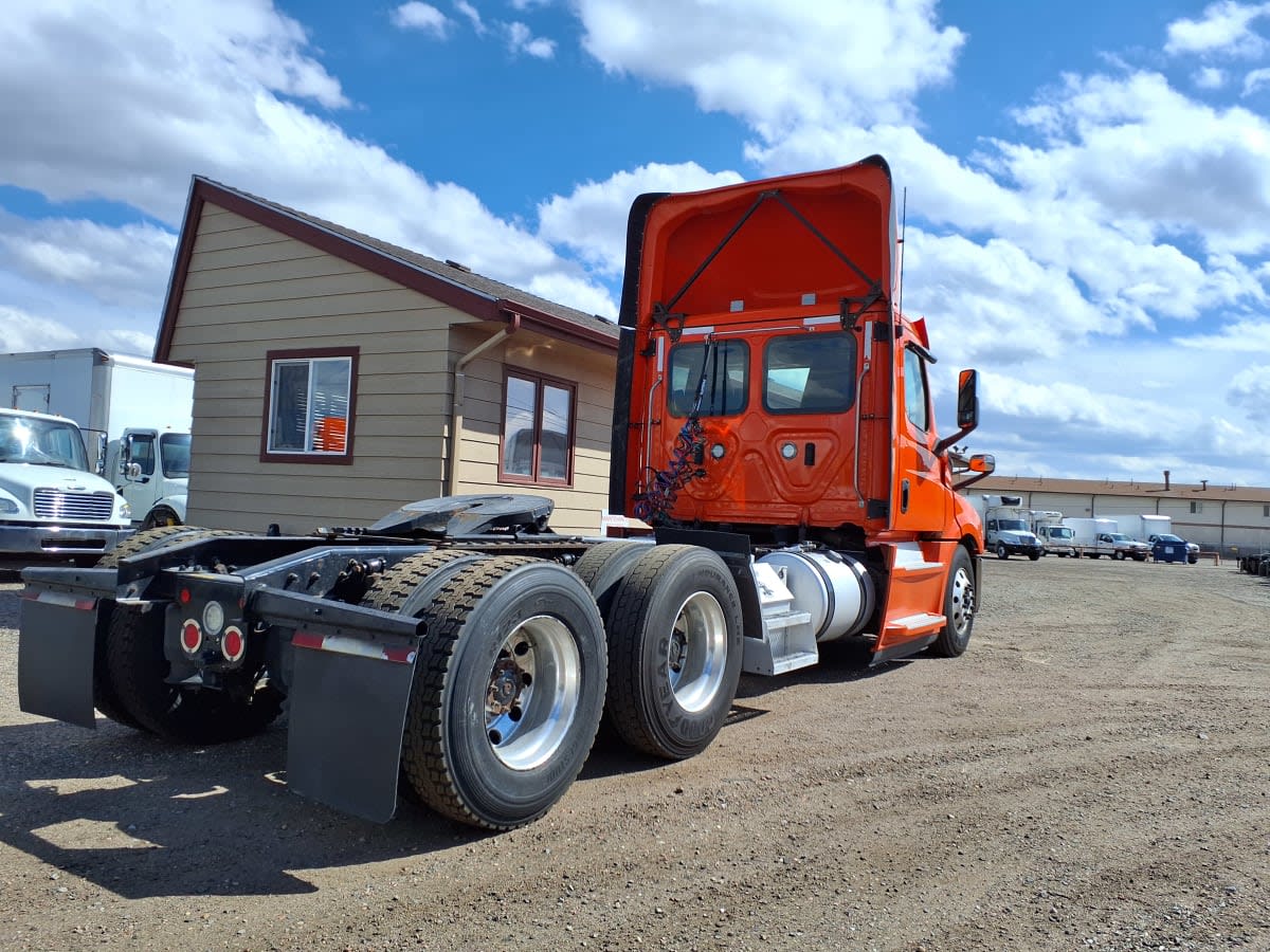 2019 Freightliner Cascadia in Commerce City, CO — photo 4