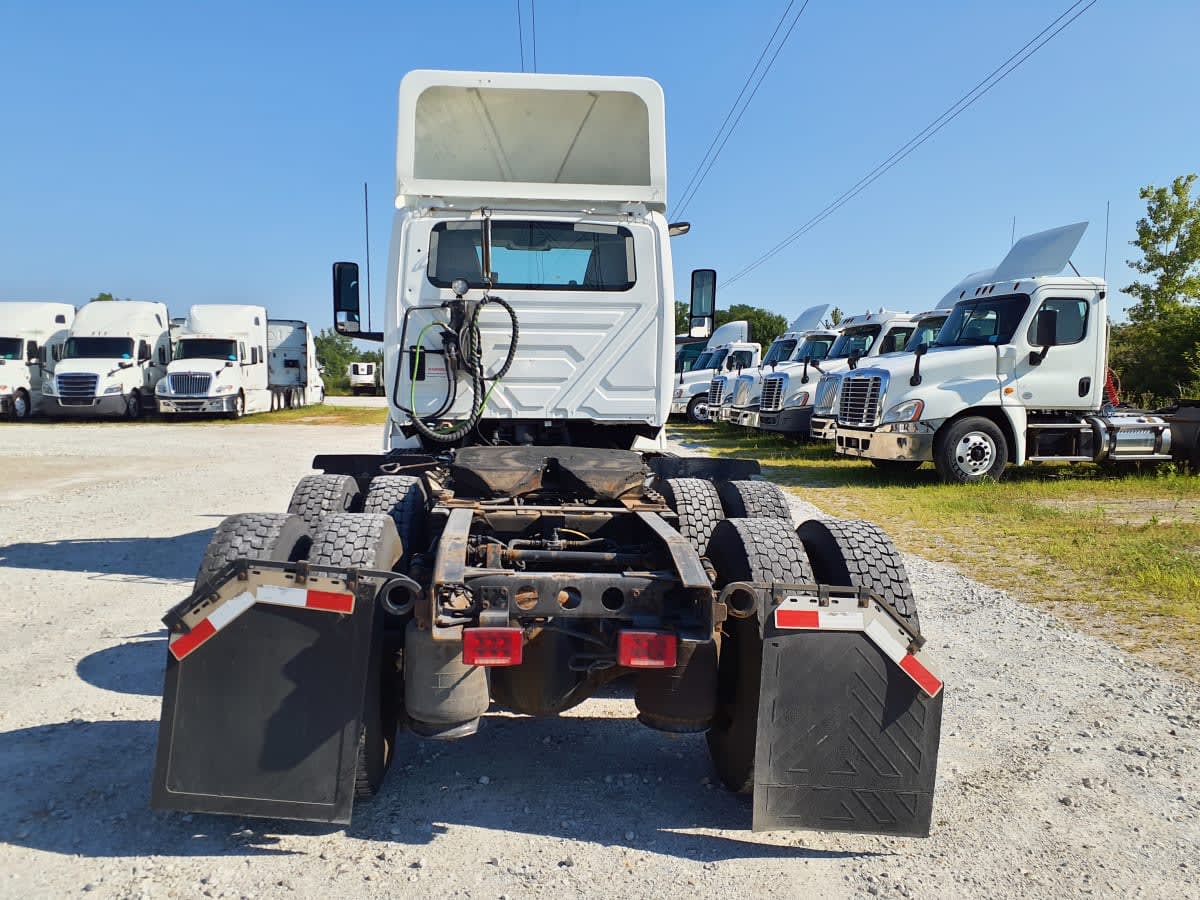 2019 Navistar International LT625 DAYCAB T/A 877916
