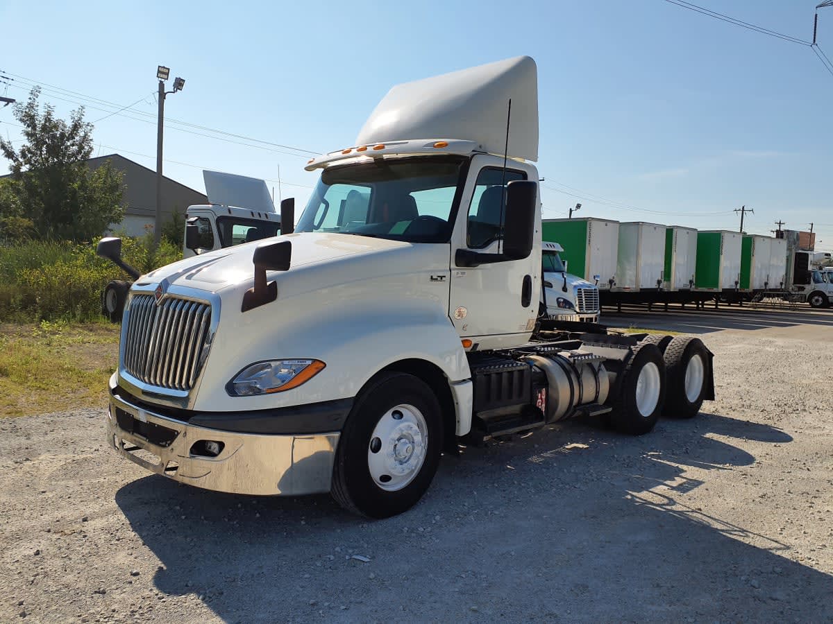 2019 Navistar International LT625 DAYCAB T/A 877916