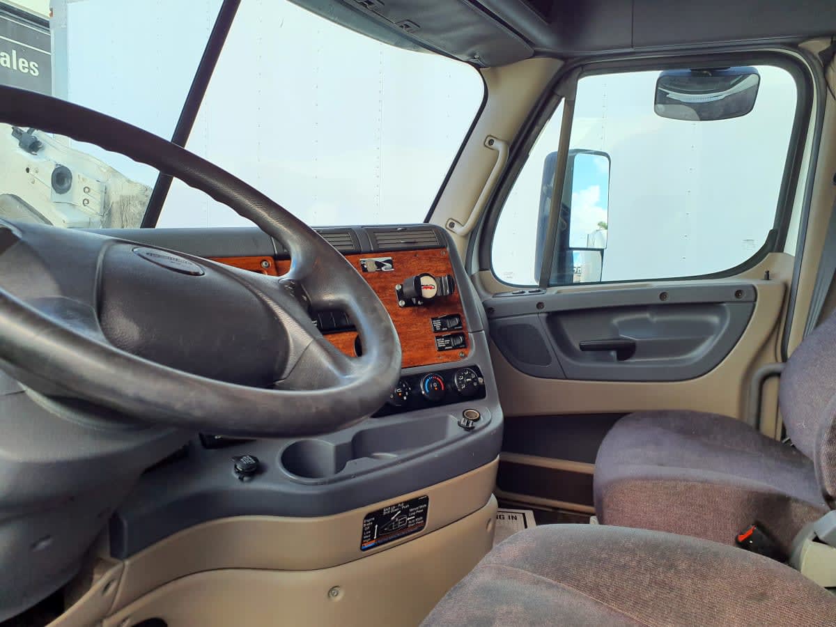 2019 Freightliner Cascadia in Miami, FL — photo 7