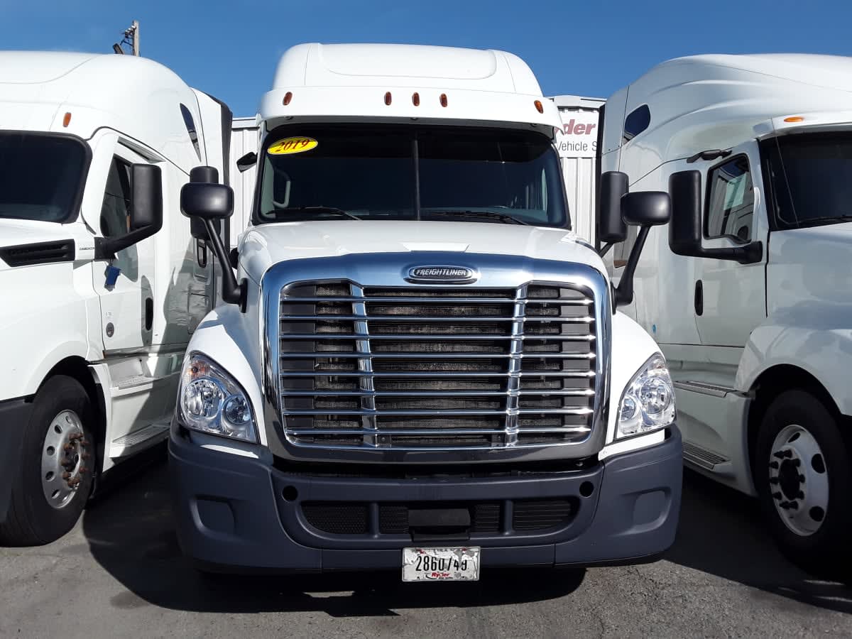 2019 Freightliner - image 1