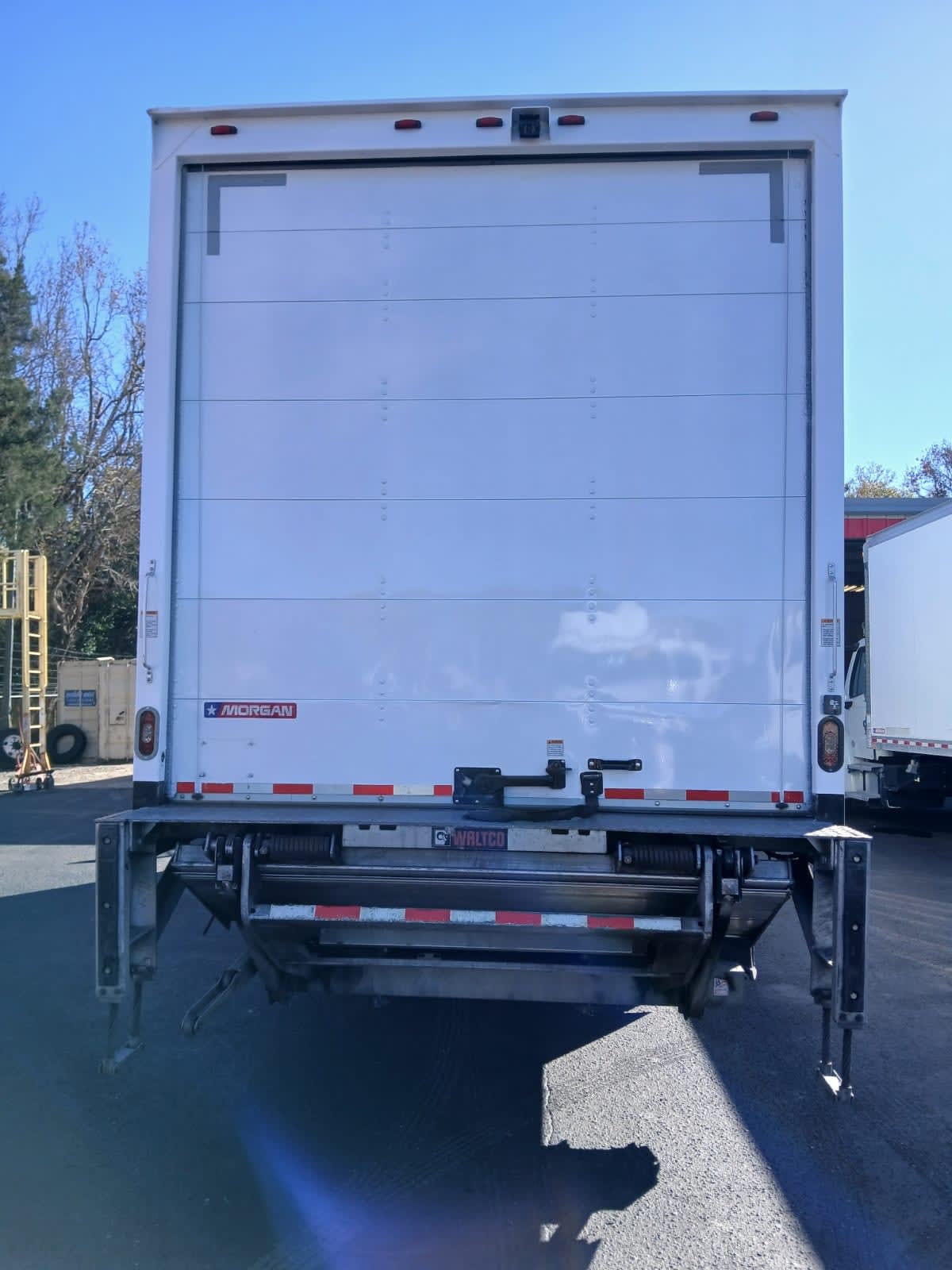 2019 Freightliner/Mercedes M2 106 877999