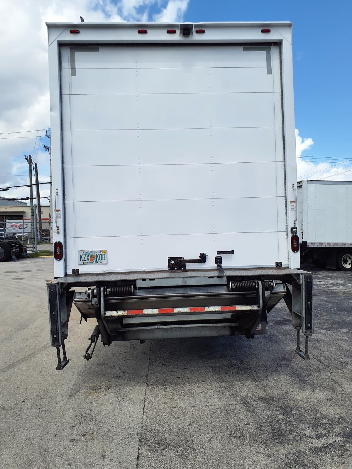 2019 Freightliner/Mercedes M2 106 878002