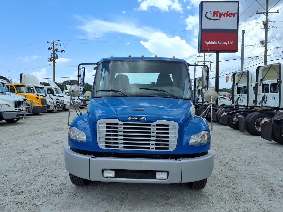 2019 Freightliner M2 106 in Greenville, SC — photo 2