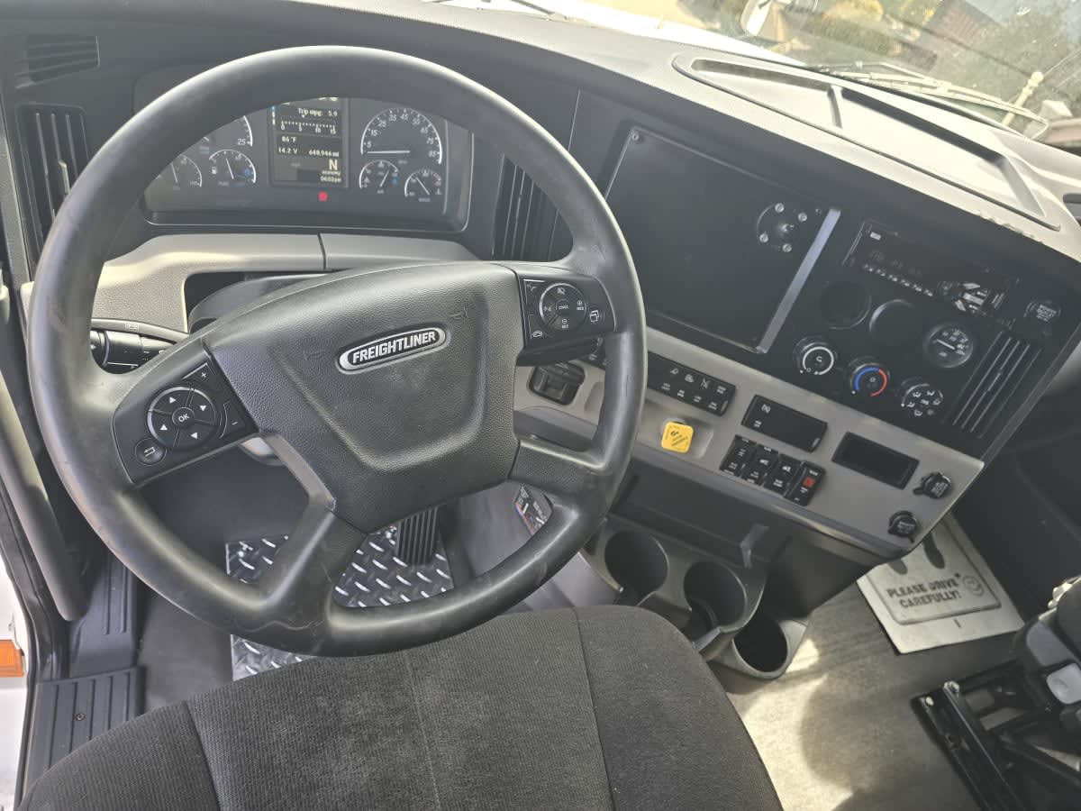 2020 Freightliner - image 7