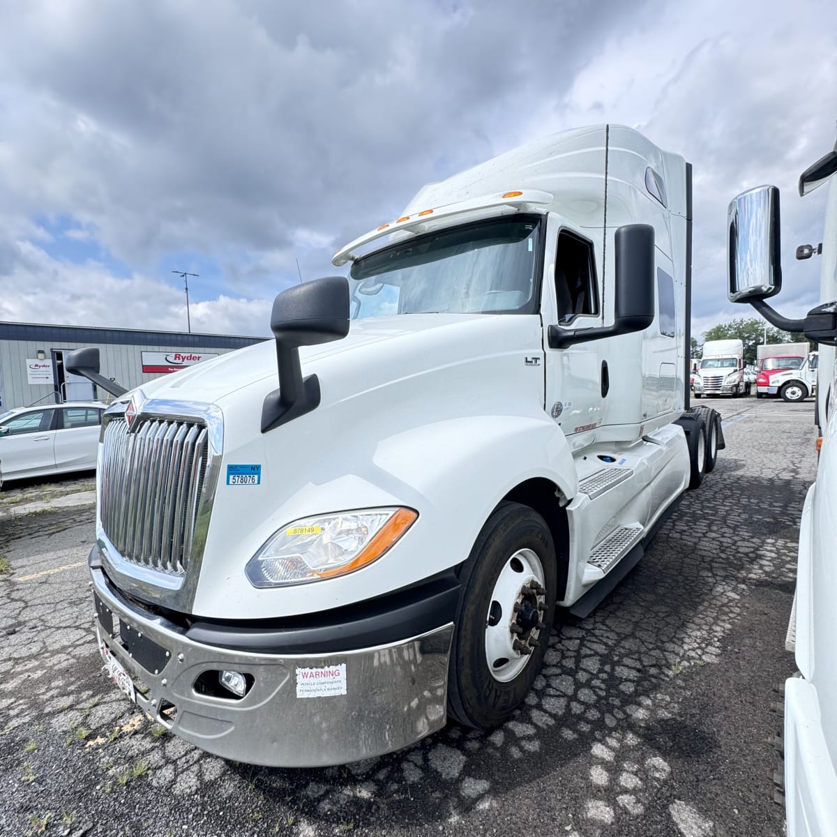 2019 Navistar International LT625 SLPR CAB 878149