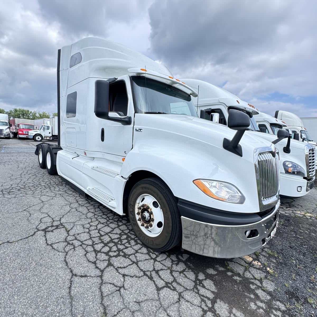 2019 Navistar International LT625 SLPR CAB 878149