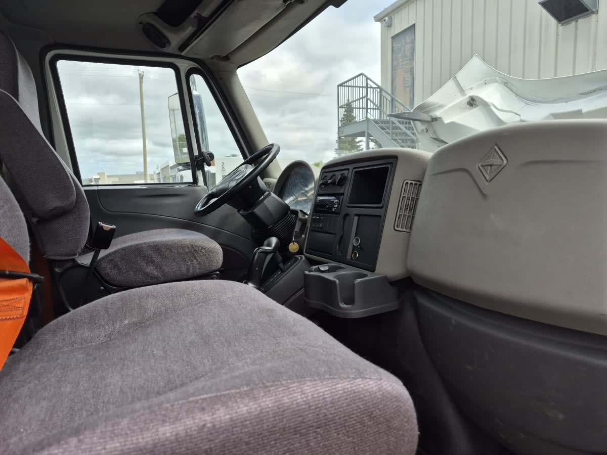 2019 Navistar International 4300 878310