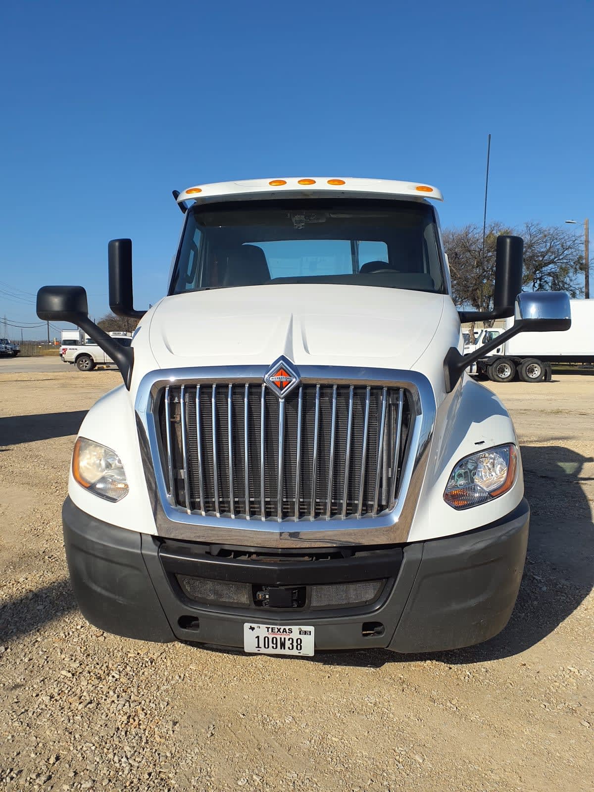 2019 Navistar International LT625 DAYCAB S/A 878371