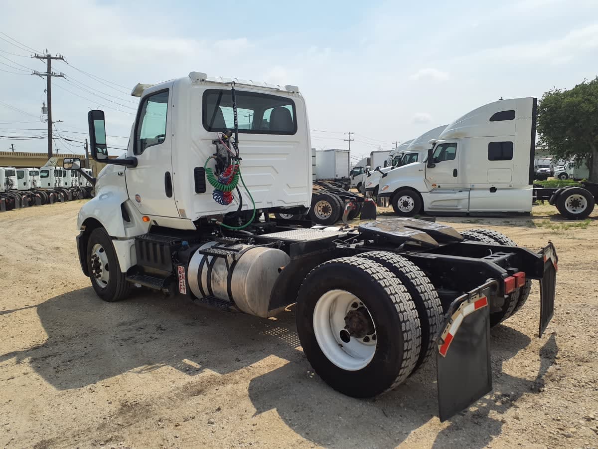 2019 Navistar International LT625 DAYCAB S/A 878372