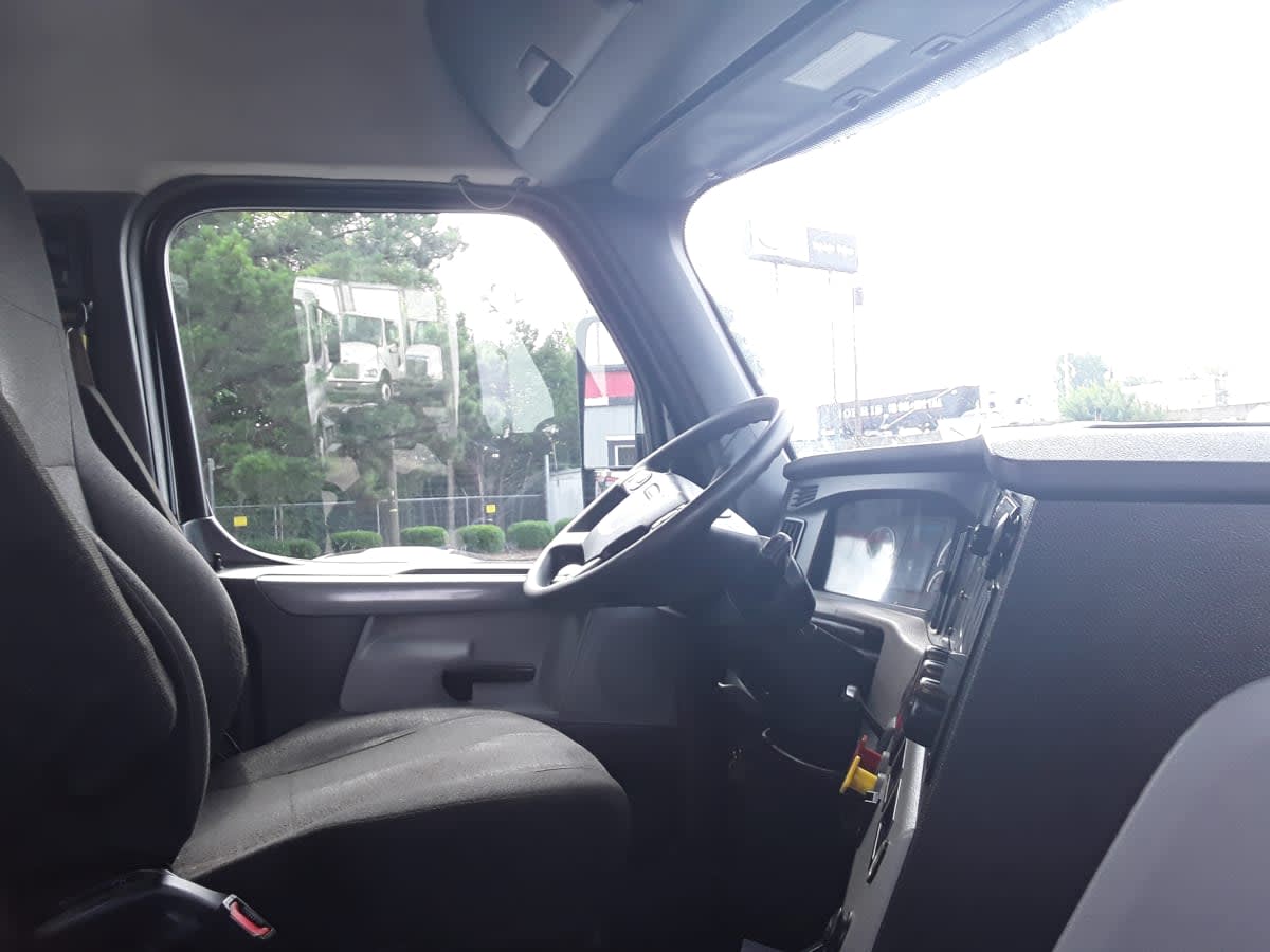 2020 Freightliner Cascadia in Greenville, SC — photo 6