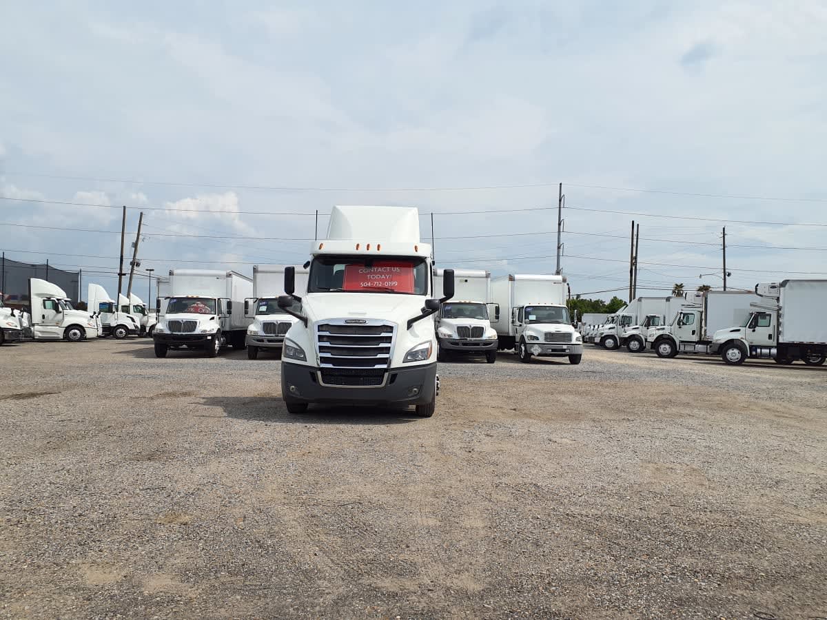 2020 Freightliner NEW CASCADIA PX12664 878445
