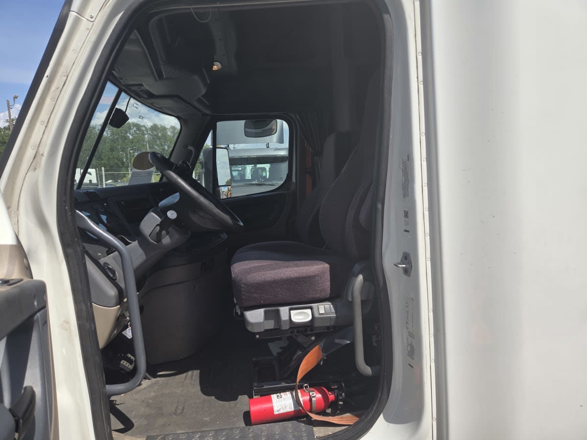 2020 Freightliner - image 7