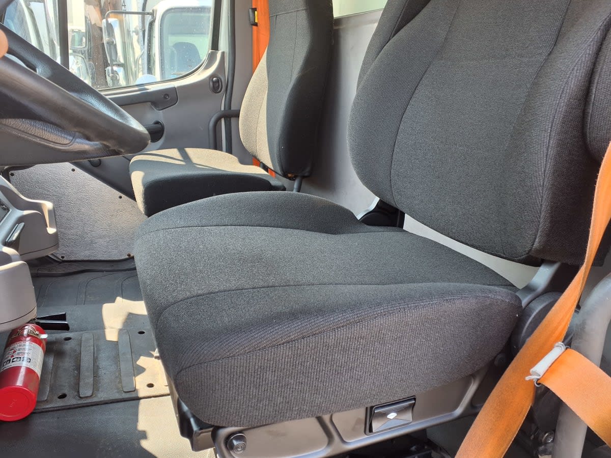 2019 Freightliner/Mercedes M2 106 878525