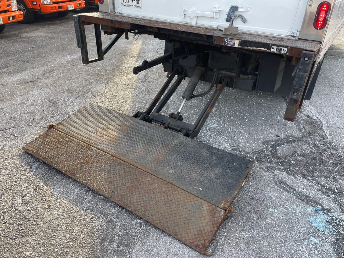 2019 Isuzu NPR 878536