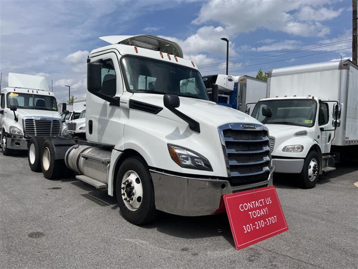2019 Freightliner Cascadia in Beltsville, MD — photo 3
