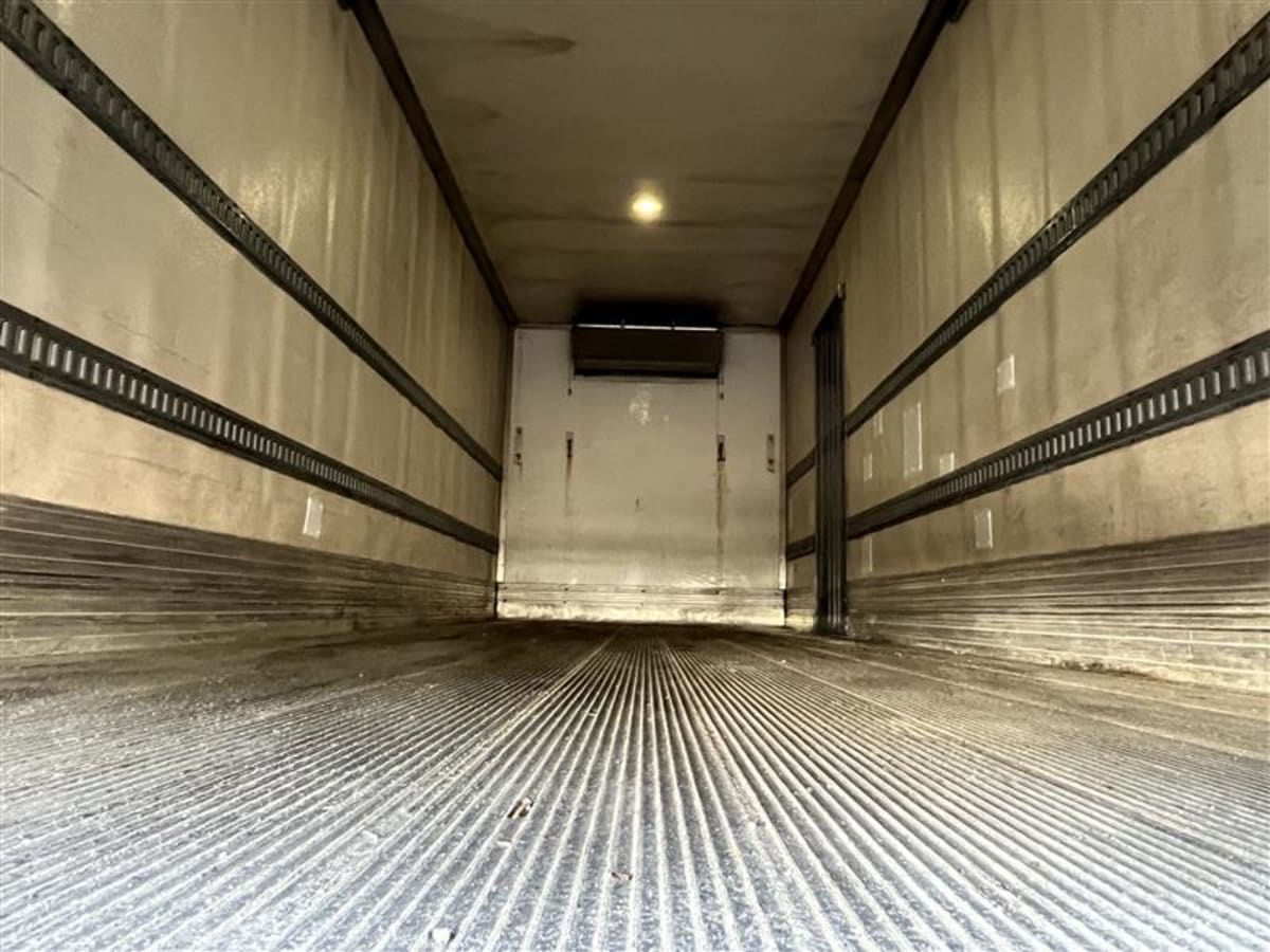 2019 Freightliner M2 106 878649