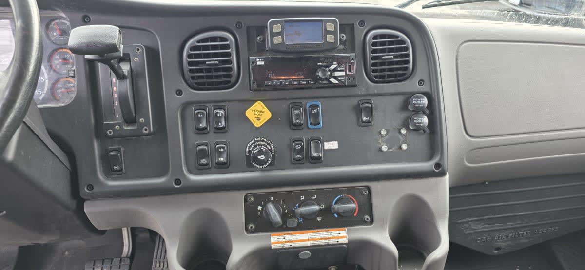 2019 Freightliner/Mercedes M2 106 878651