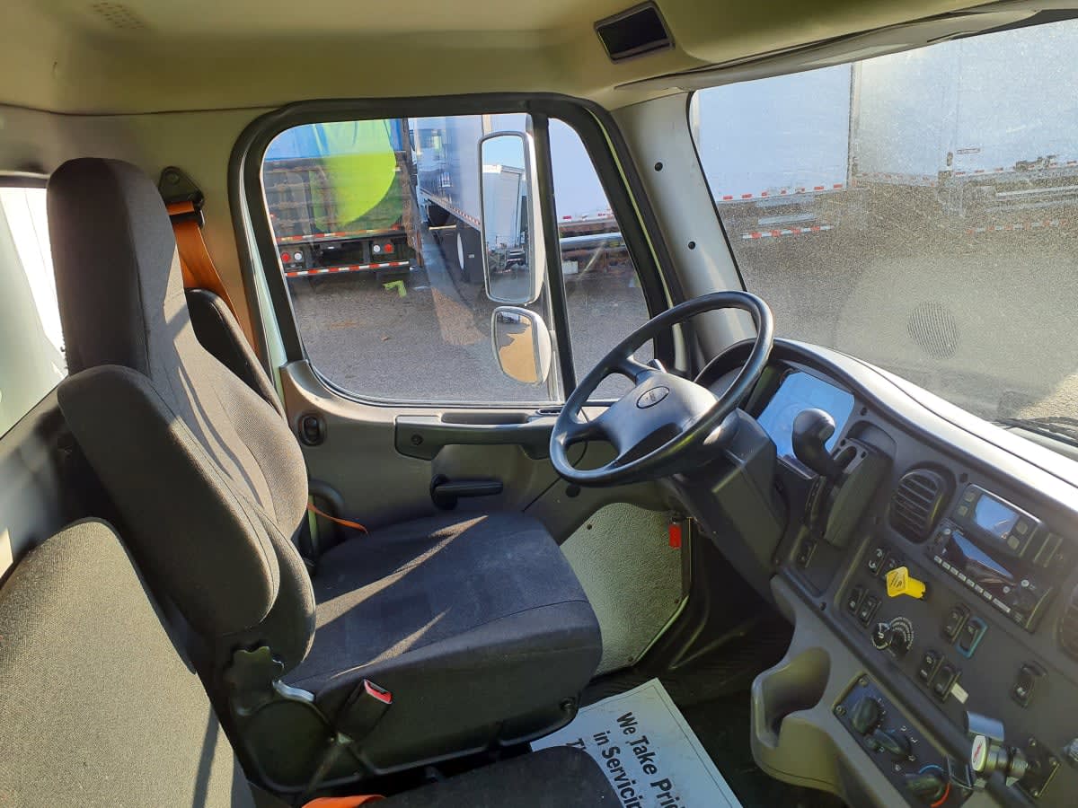 2019 Freightliner/Mercedes M2 106 878653