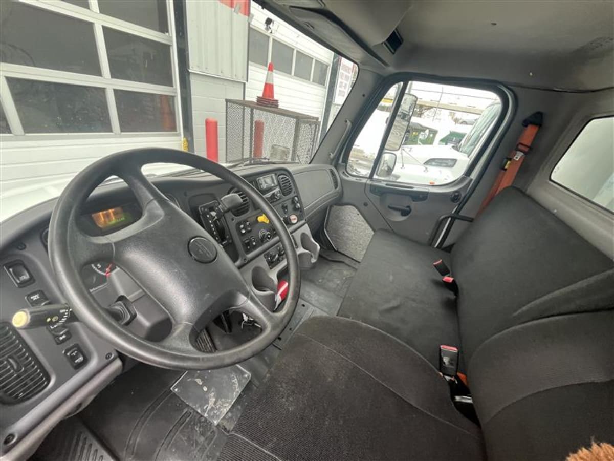 2019 Freightliner/Mercedes M2 106 878663