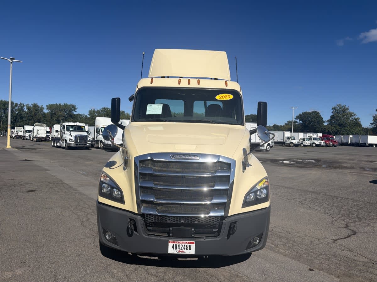 2020 Freightliner Cascadia in Syracuse, NY — photo 2