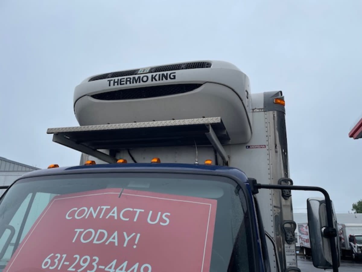 2019 Freightliner M2 106 878727
