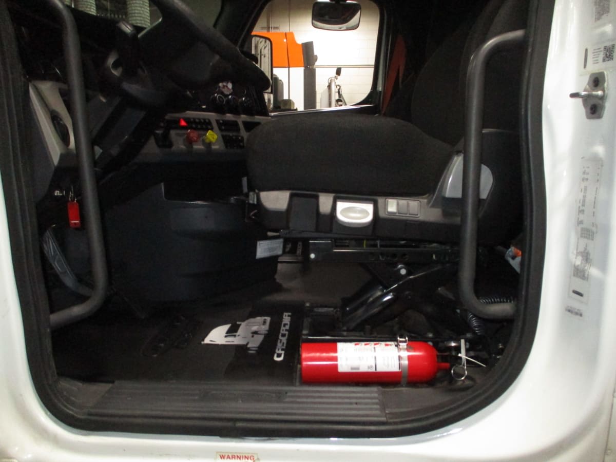 2020 Freightliner - image 14