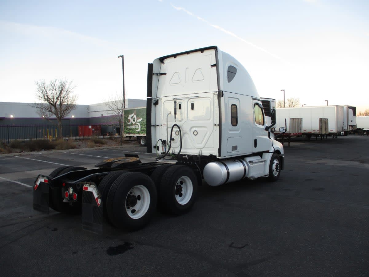 2020 Freightliner - image 4