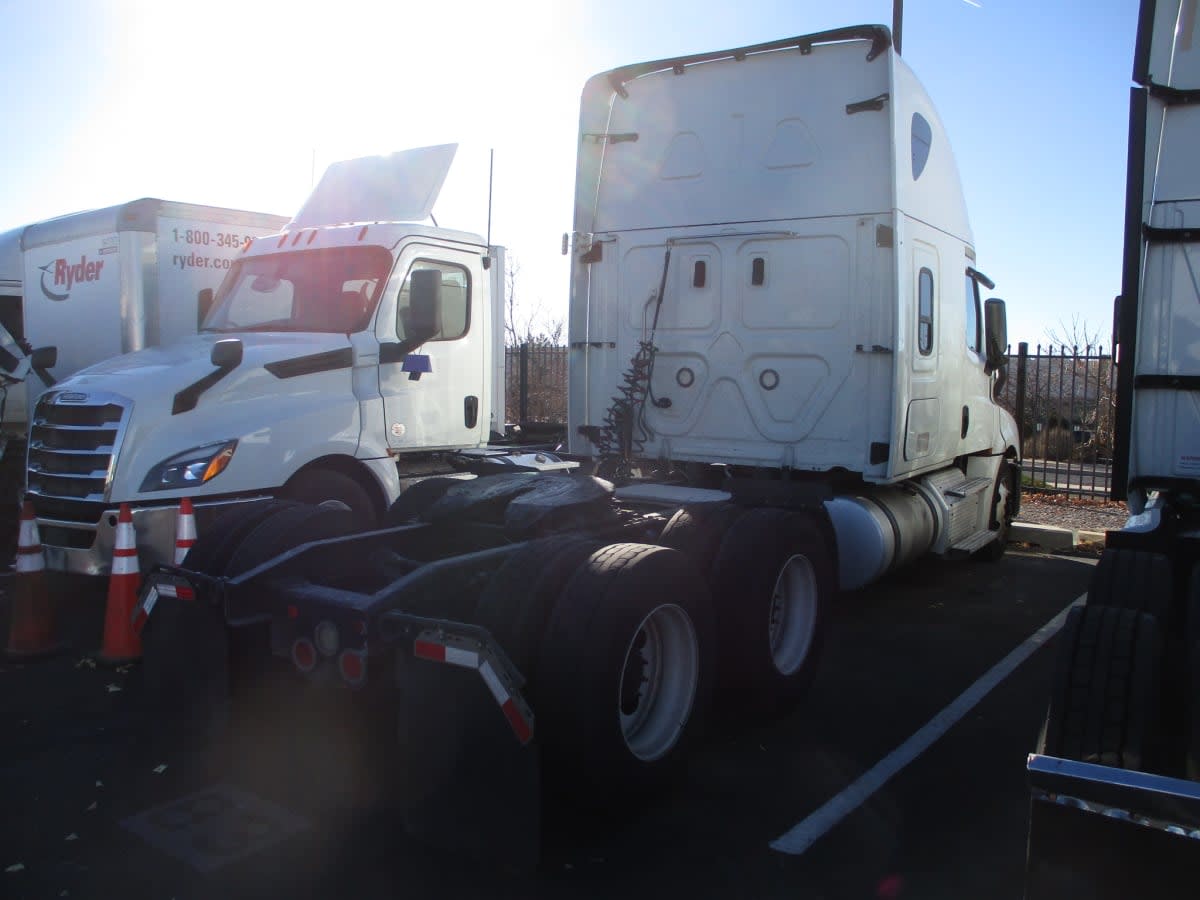 2020 Freightliner - image 4