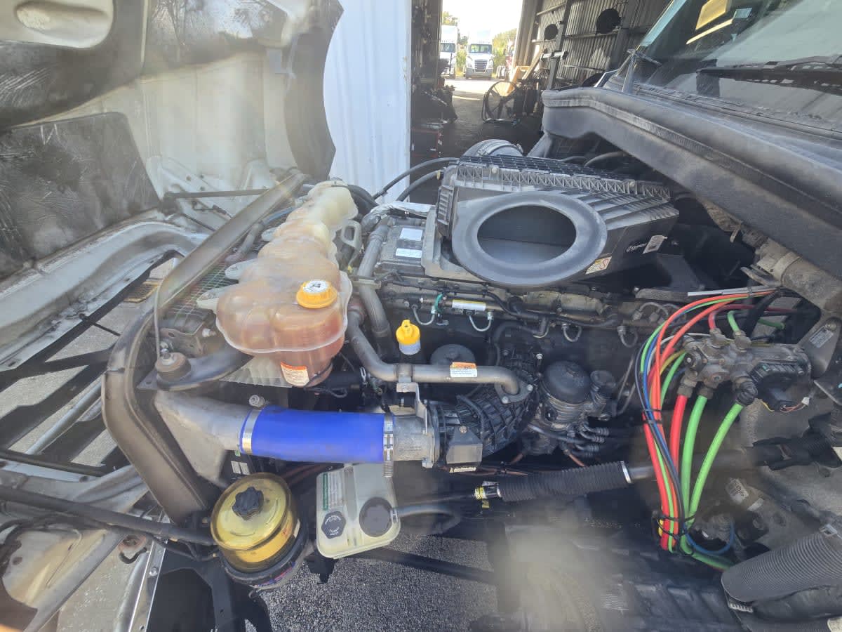 2020 Freightliner - image 9