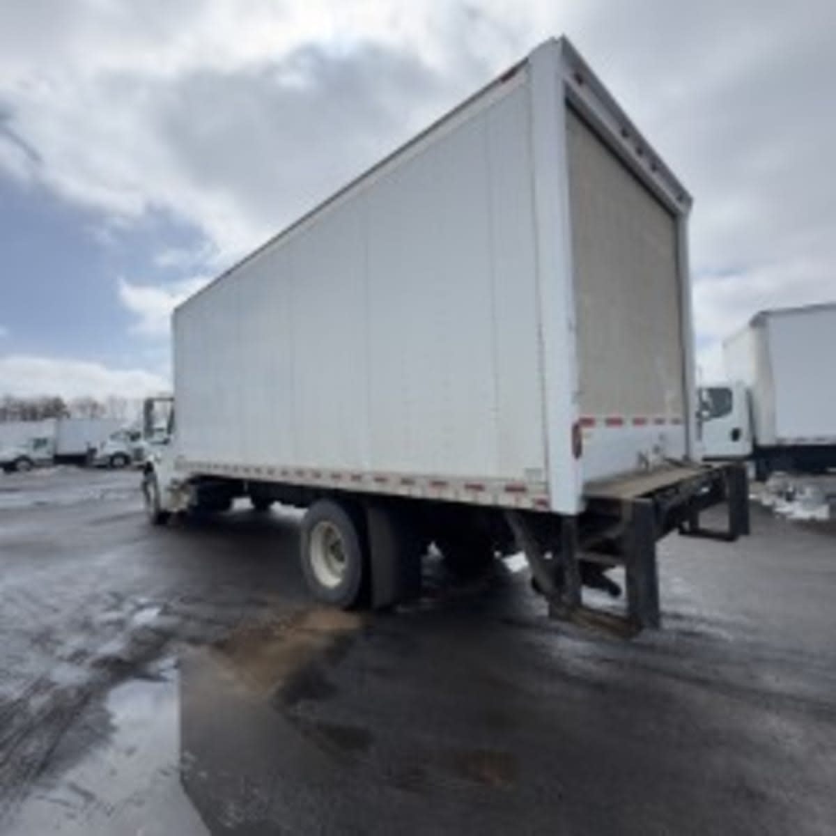 2019 Freightliner/Mercedes M2 106 878882