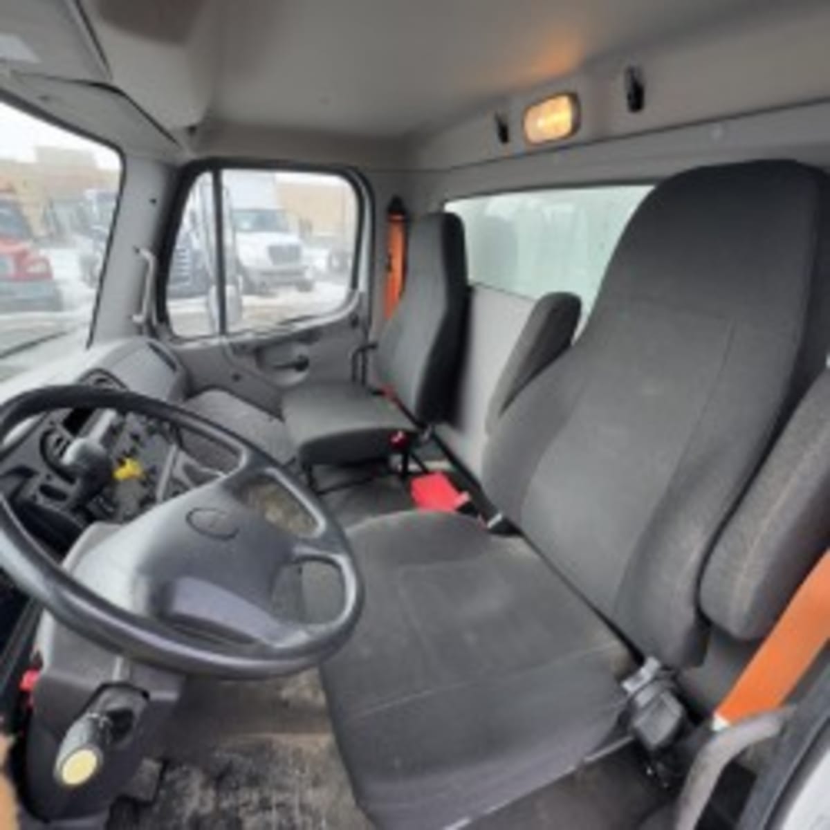 2019 Freightliner/Mercedes M2 106 878882