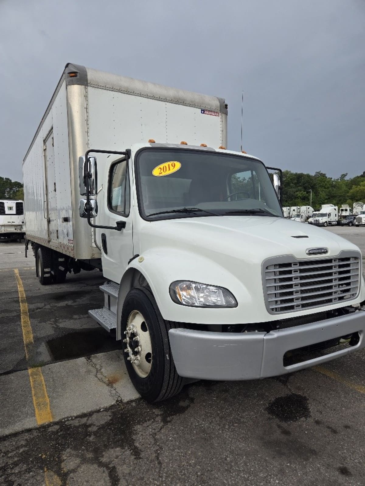 2019 Freightliner/Mercedes M2 106 878947