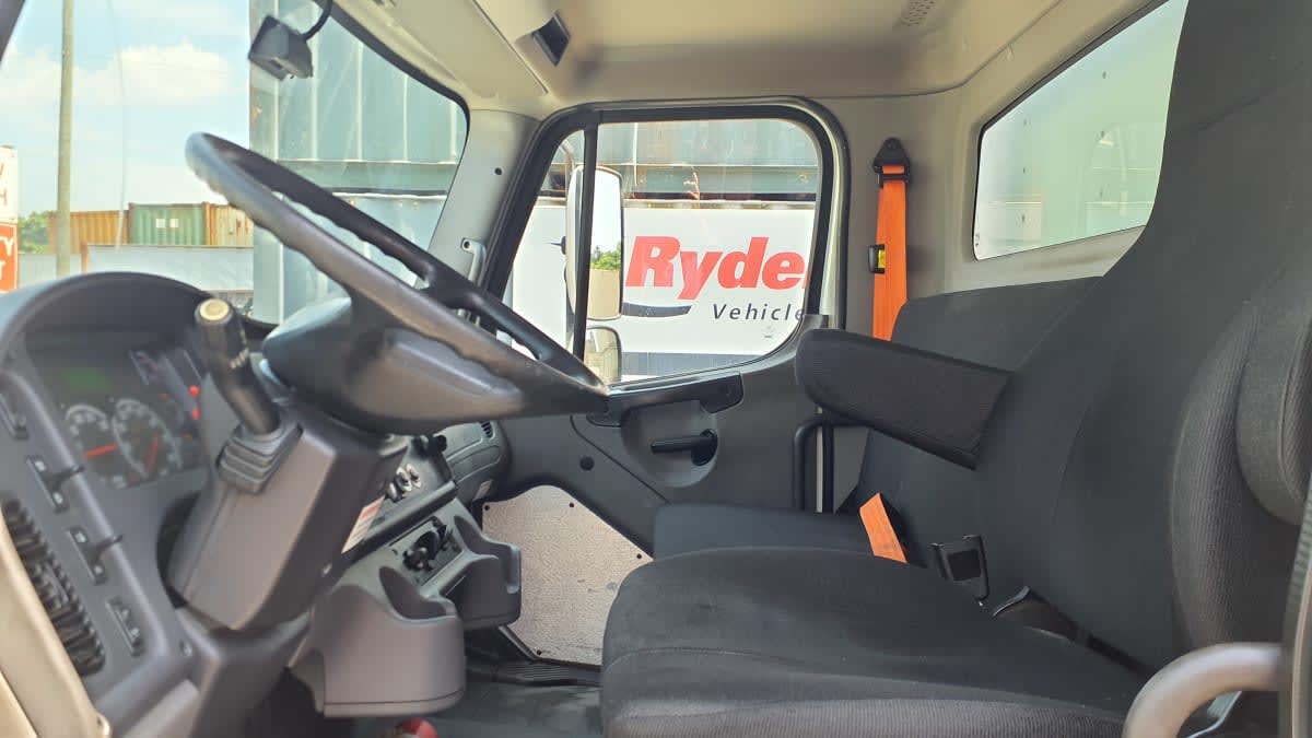 2019 Freightliner/Mercedes M2 106 879075